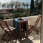 Neptune 5, Floor Studio, Sea View Apartman *