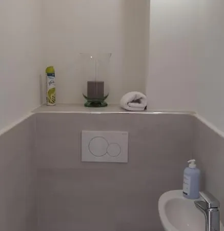 Neptune 5, Floor Studio, Sea View * Menton