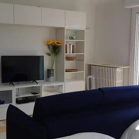 Neptune 5, Floor Studio, Sea View * Menton