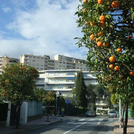 Neptune 5, Floor Studio, Sea View Apartment *