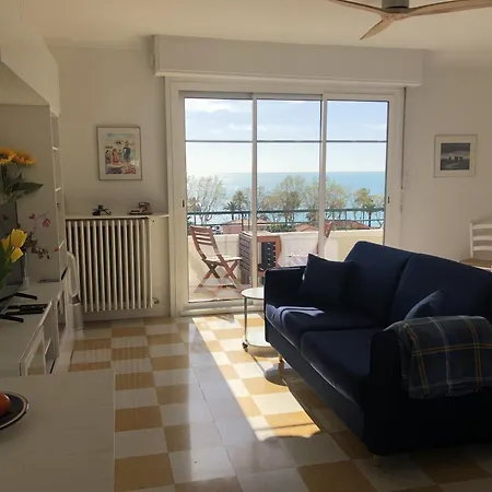 Neptune 5, Floor Studio, Sea View * Menton