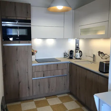 Neptune 5, Floor Studio, Sea View *