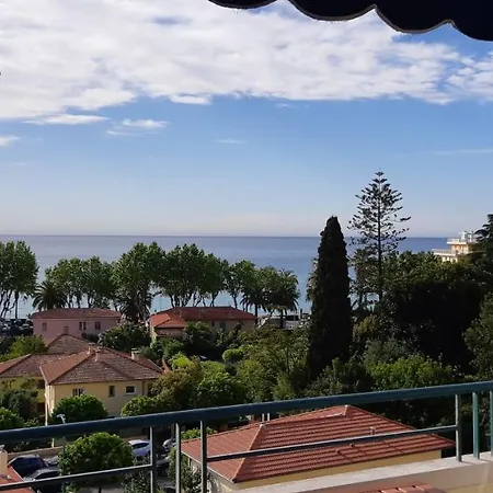 Neptune 5, Floor Studio, Sea View Ментона