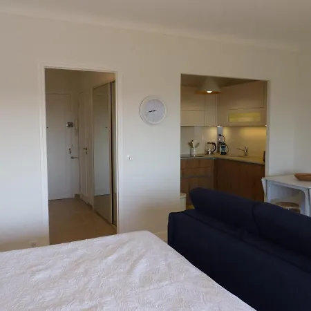 Neptune 5, Floor Studio, Sea View Ментона