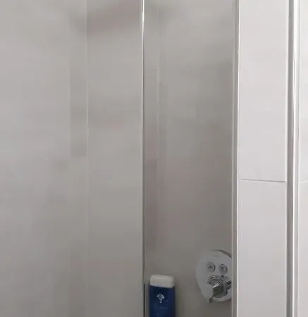 Neptune 5, Floor Studio, Sea View