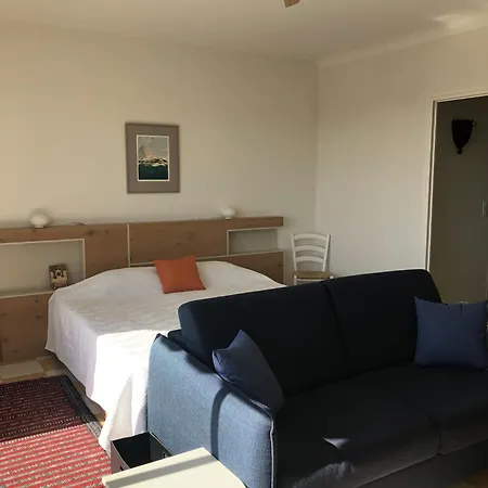 Neptune 5, Floor Studio, Sea View Ментона