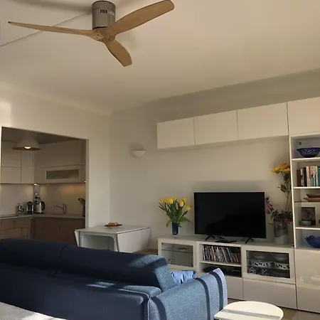 Neptune 5, Floor Studio, Sea View Апартаменты