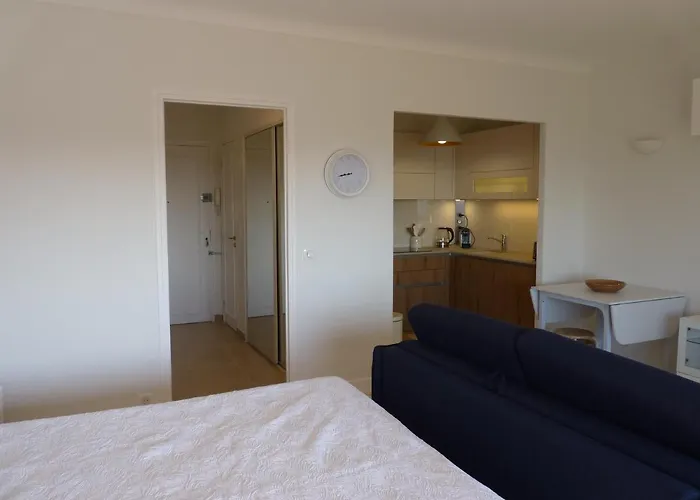 Neptune 5, Floor Studio, Sea View Menton
