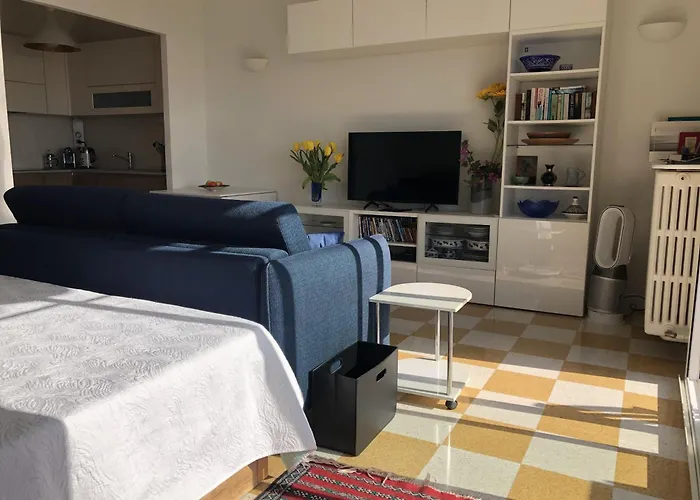 Neptune 5, Floor Studio, Sea View Menton